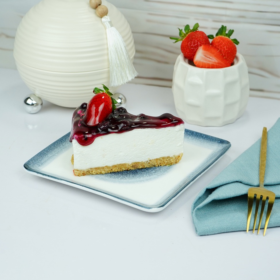 قطع تشيز كيك التوت